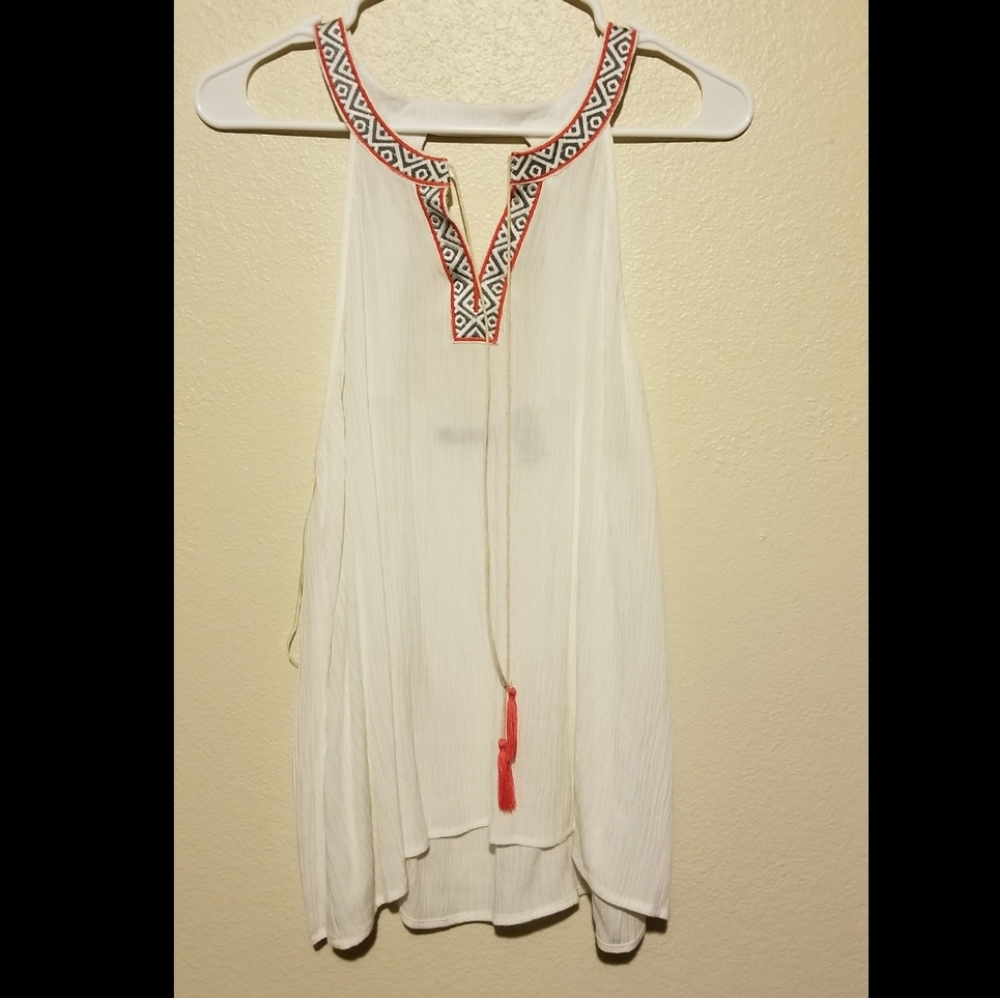 BKE white tank